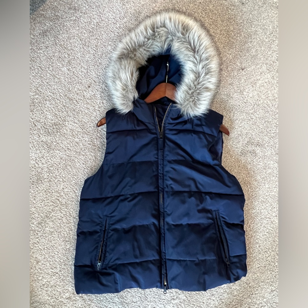 Gap Primaloft Puffer Vest with Removable Faux Fur